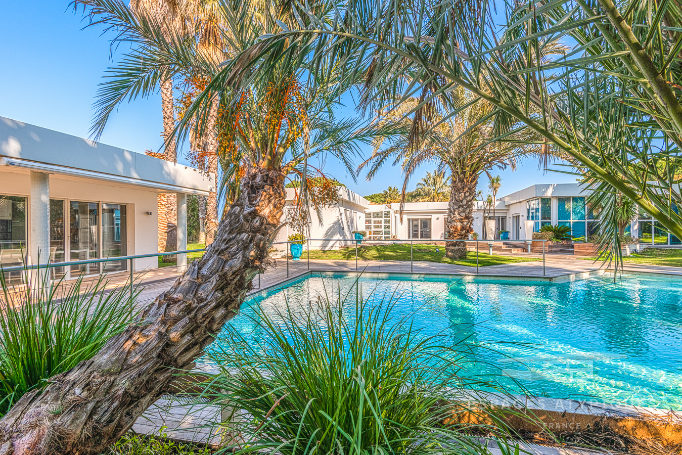 Californian villa by the sea