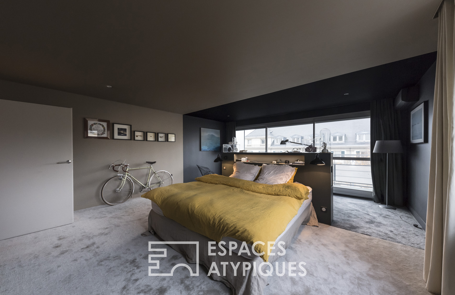 Prestigious contemporary apartment