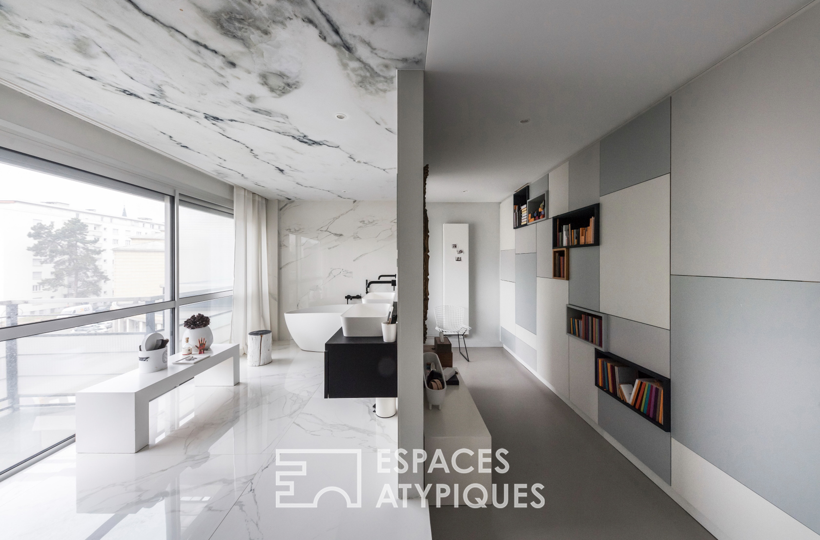 Prestigious contemporary apartment