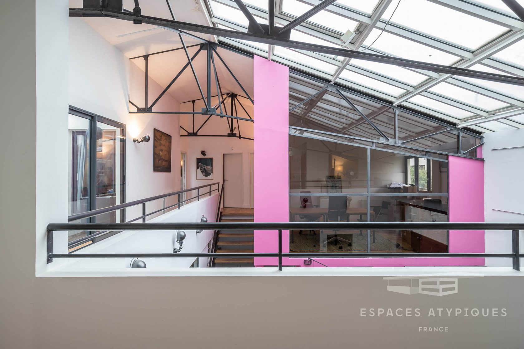 Loft familial dans un ancien hangar avec toit terrasse