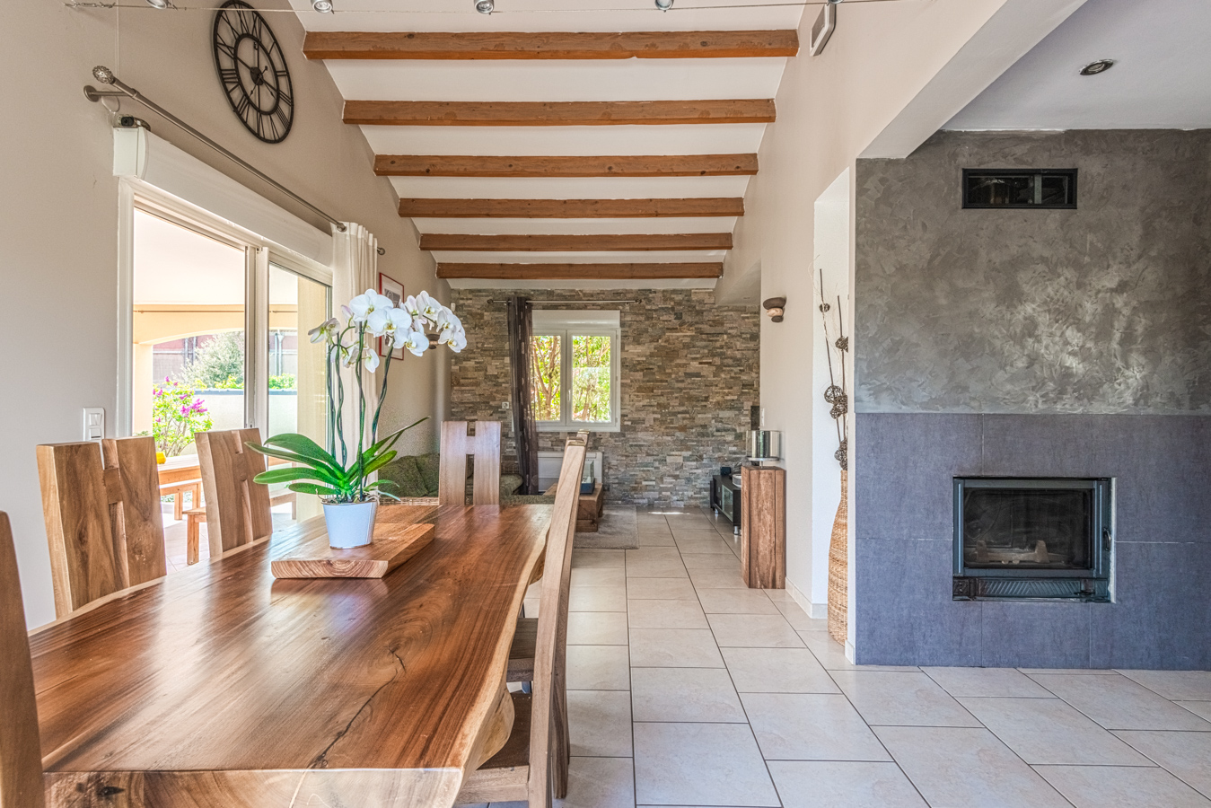 Confortable maison et son agréable extérieur