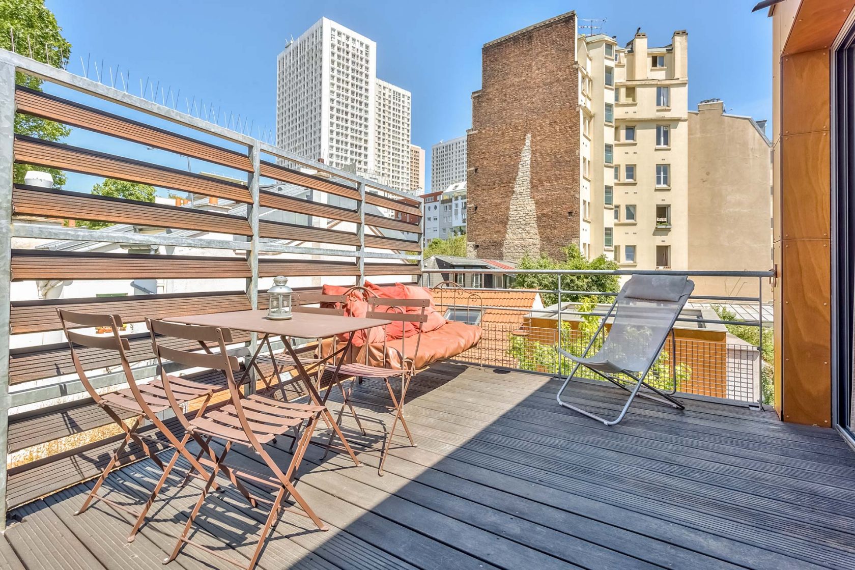Maison contemporaine avec terrasses et atelier