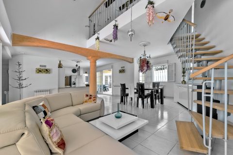 Family house and its independent space
