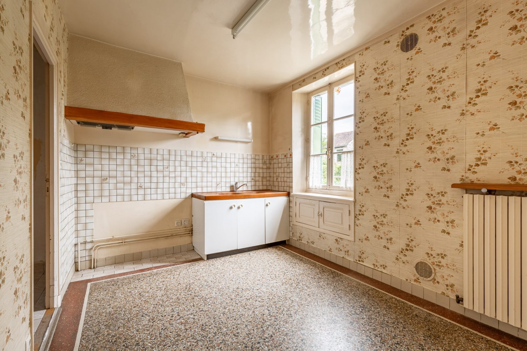 Charming house with garden and outbuildings