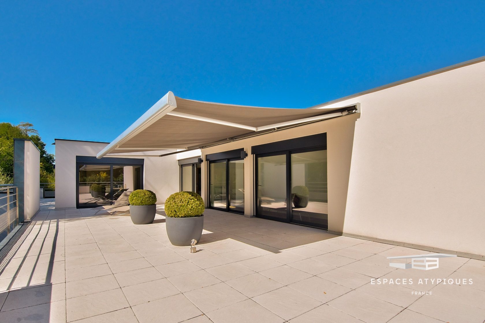 Contemporary villa and indoor pool