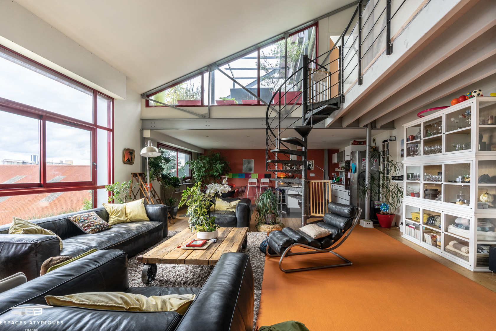 Grand Loft au style industriel