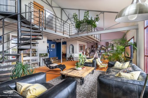 Grand Loft au style industriel
