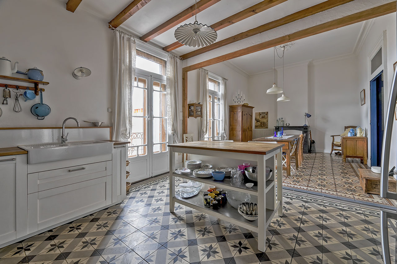 Town house rehabilitated with garden