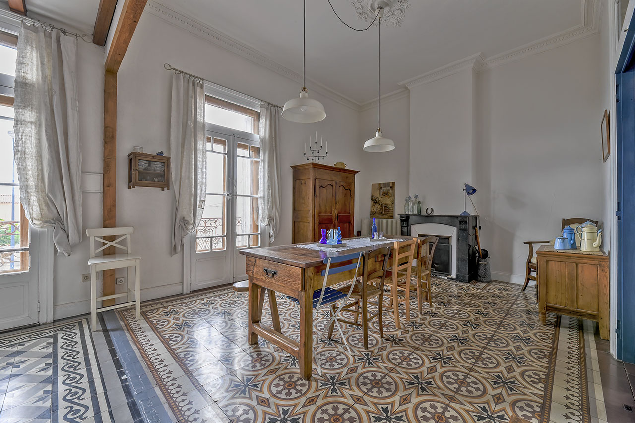 Town house rehabilitated with garden