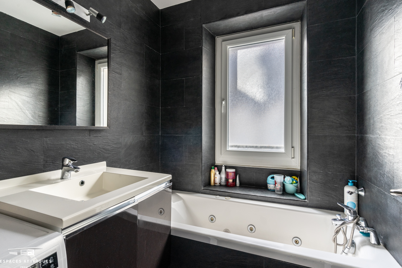 BEL APPARTEMENT EN HYPER-CENTRE