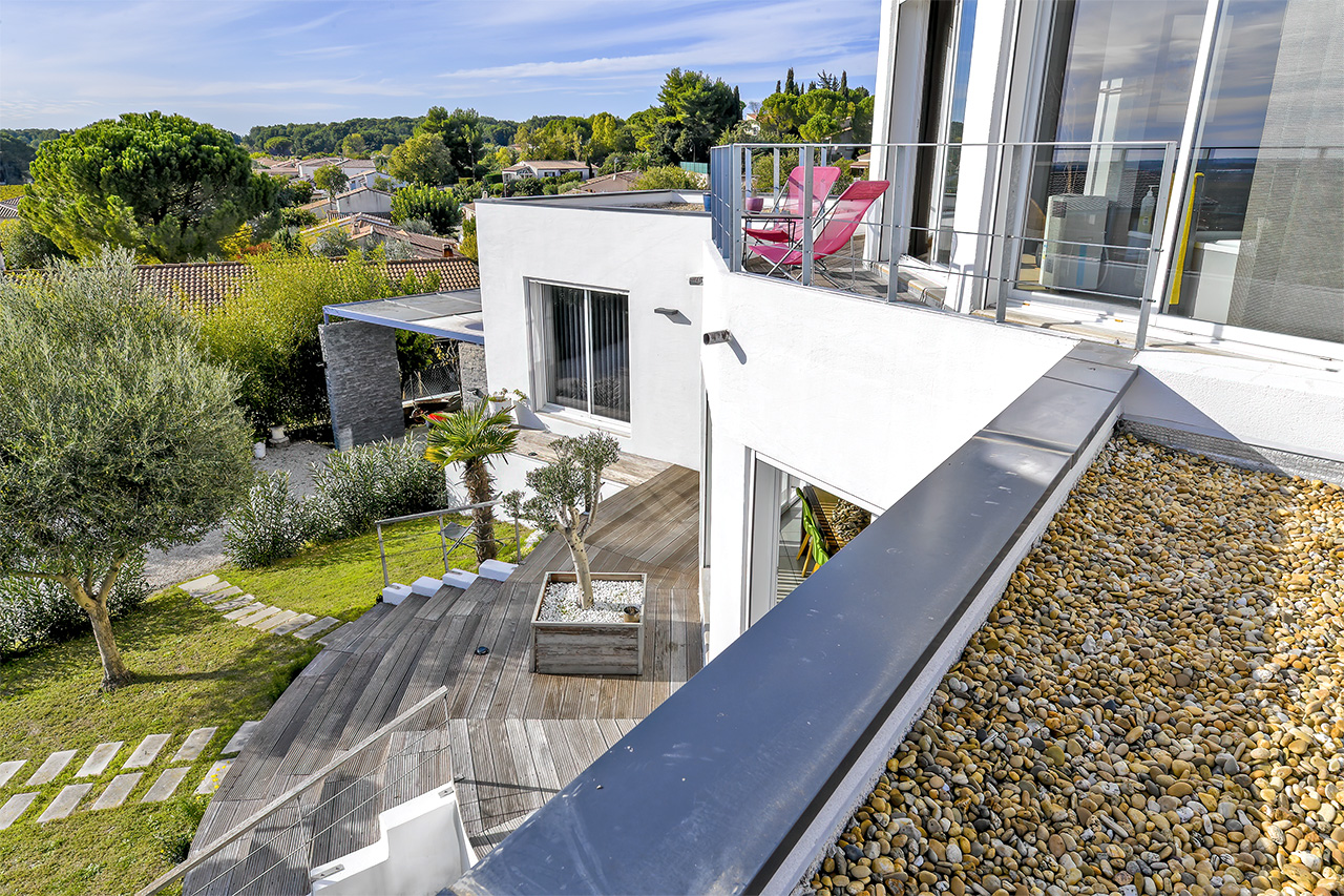 Villa contemporaine de caractère dans son écrin végétal