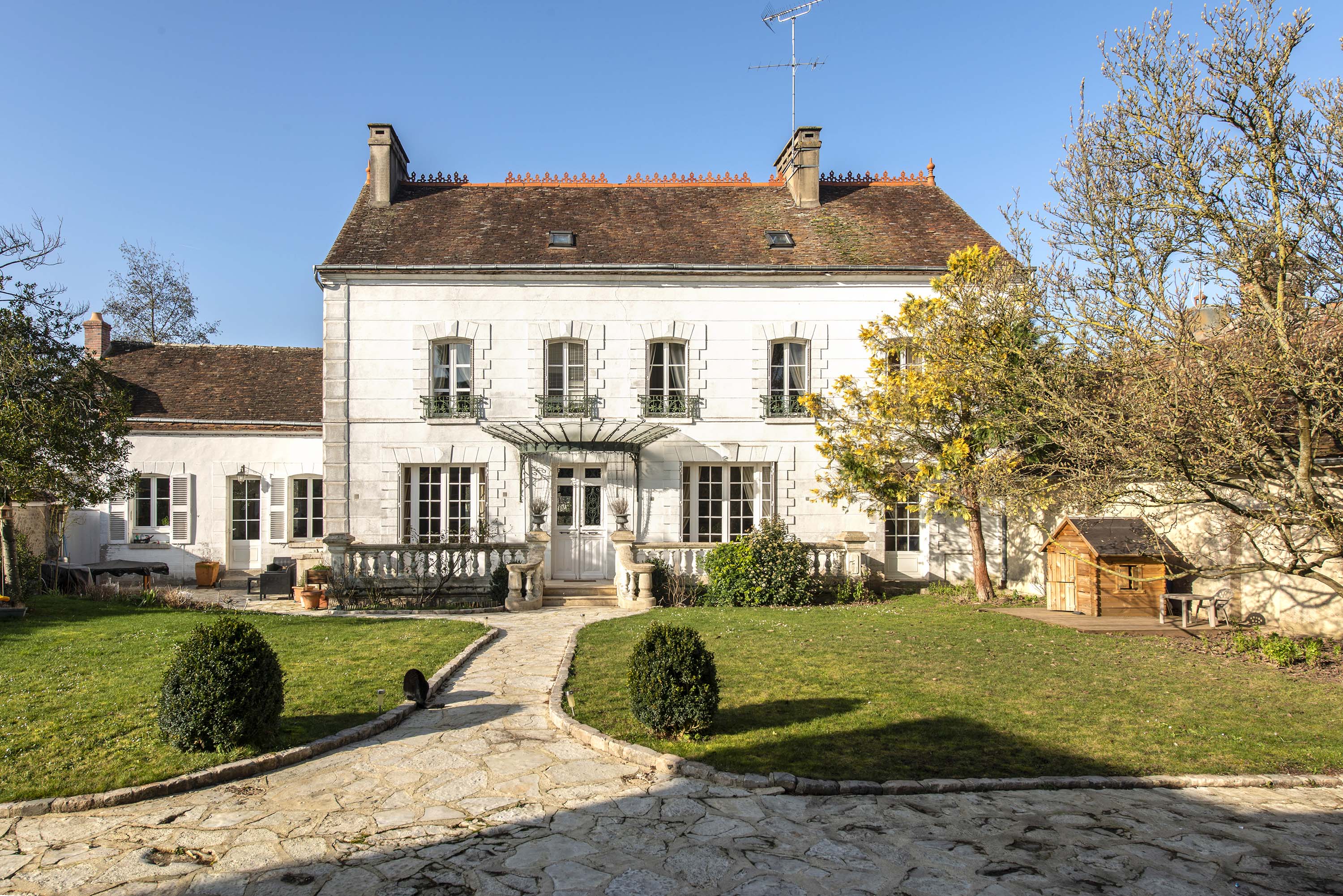 Propriété familiale de charme avec piscine chauffée