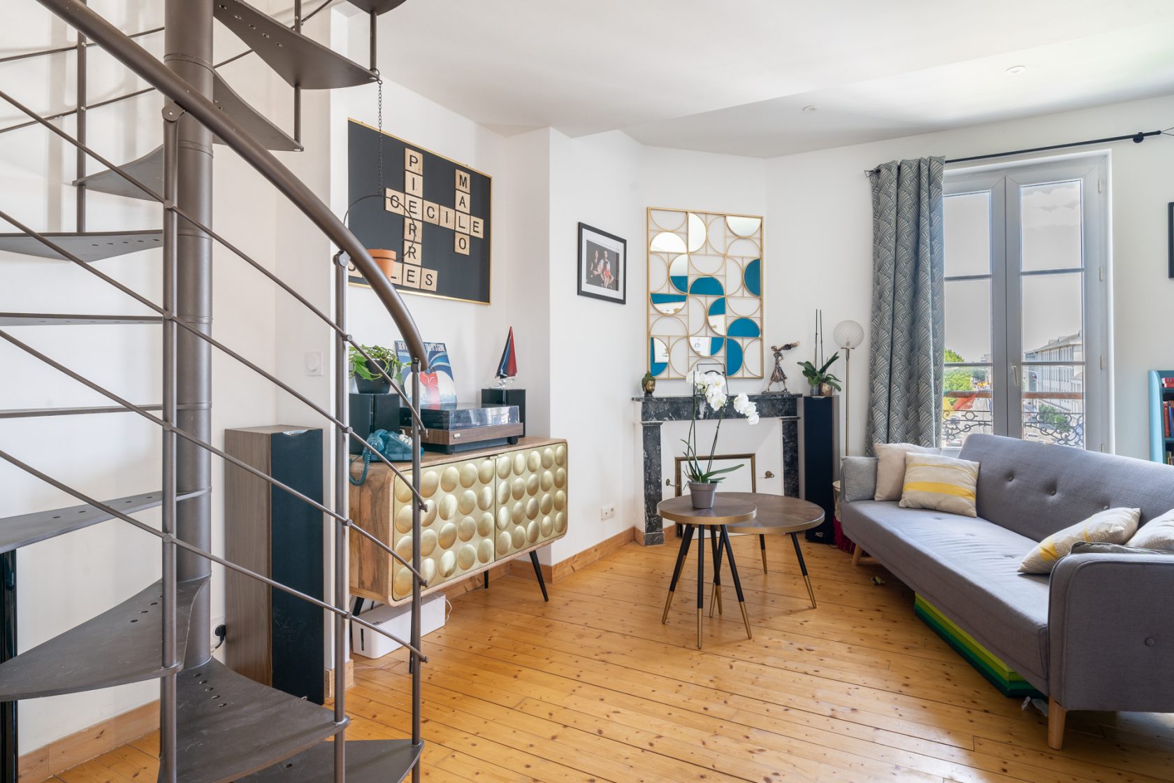 Duplex rénové en hypercentre – Exclusivité Espaces Atypiques Angers