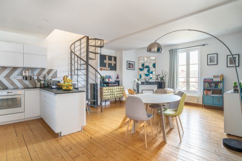 Duplex rénové en hypercentre – Exclusivité Espaces Atypiques Angers
