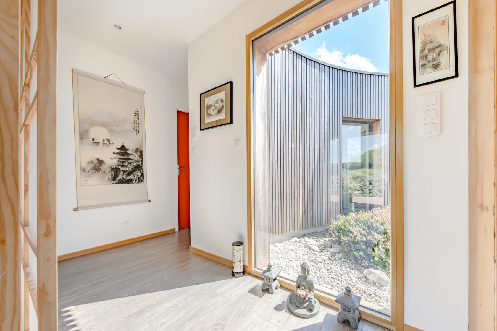 Architectural house in wood frame _ Curves and Singularity