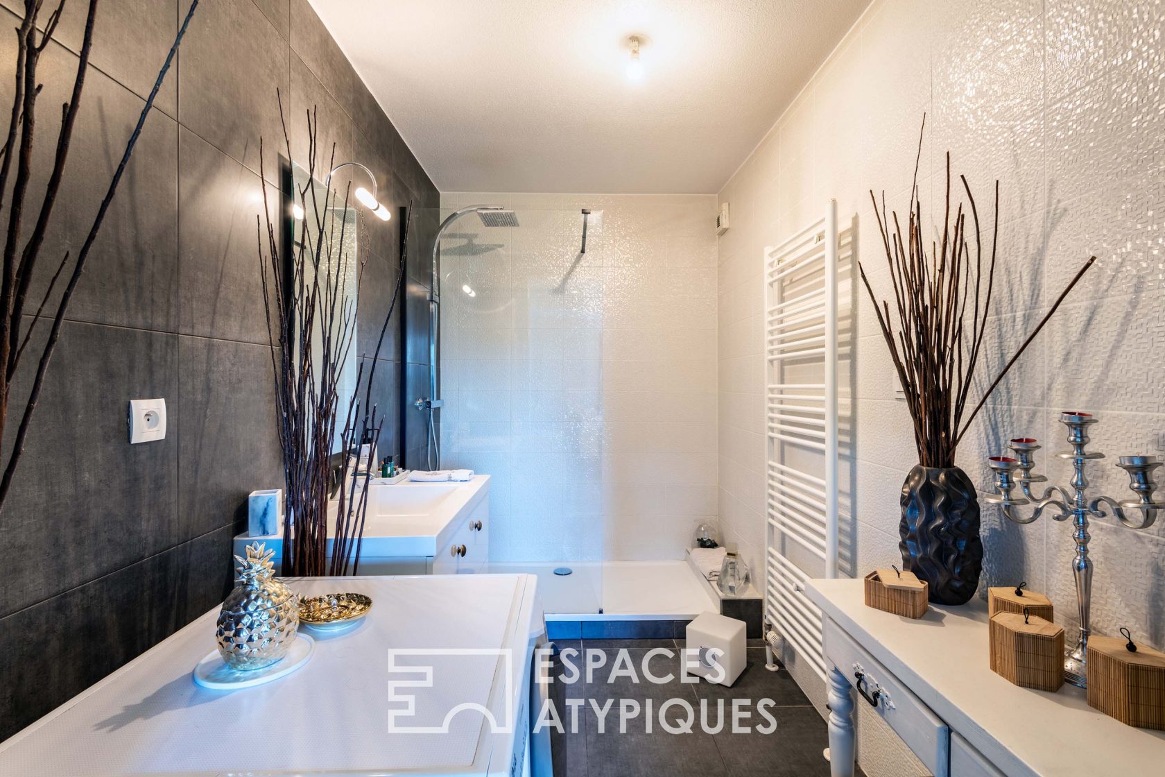 Appartement contemporain et son hammam