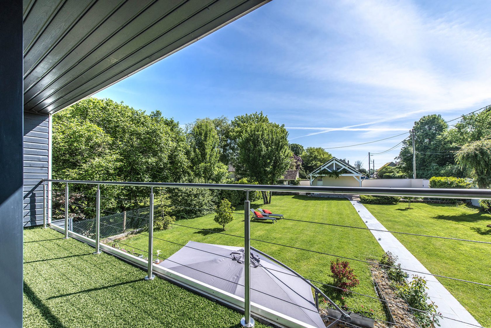 Maison esprit loft avec jardin