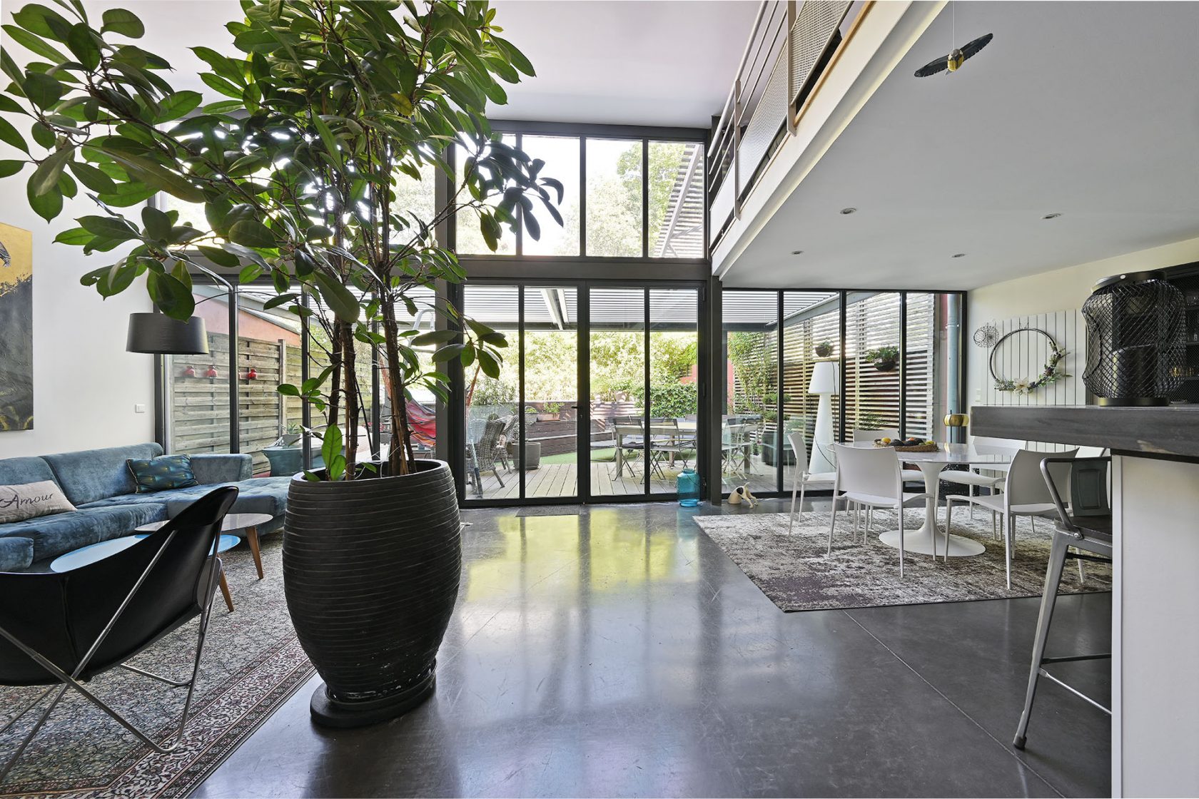 Bright loft with garden in the heart of the city