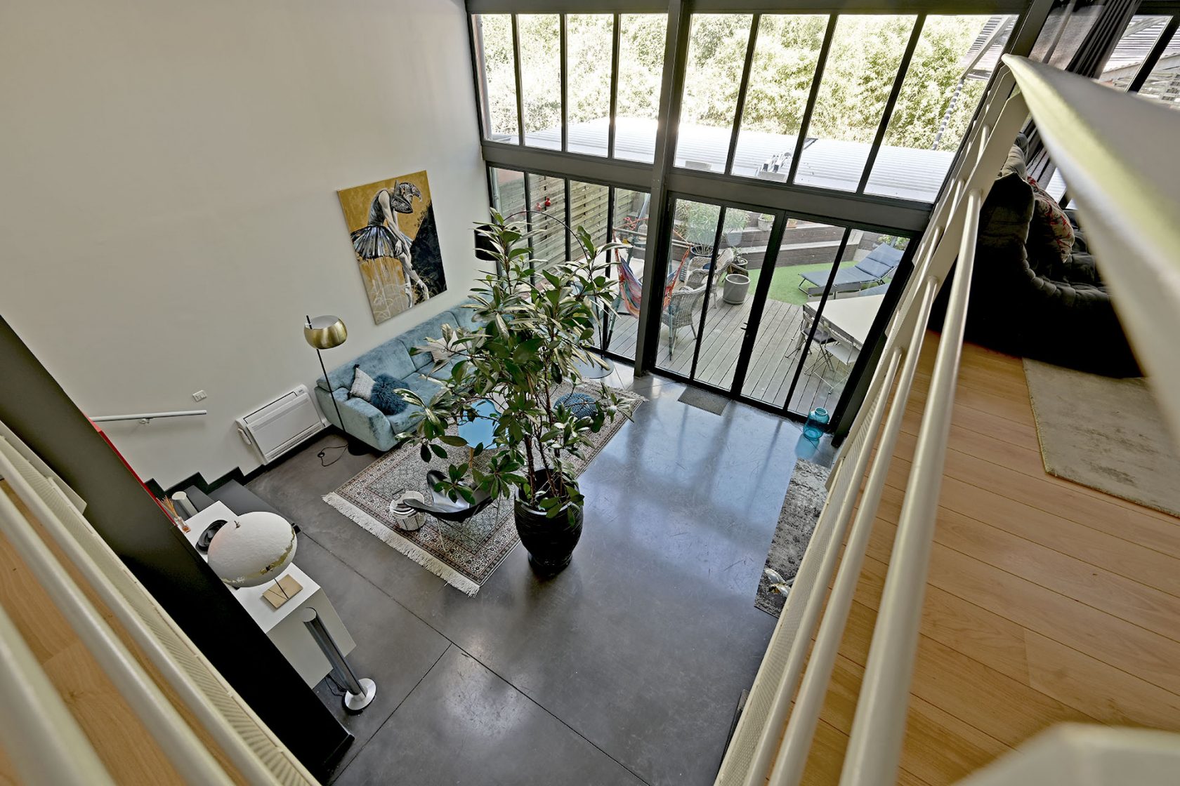 Bright loft with garden in the heart of the city