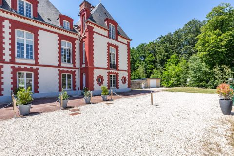 Appartement avec jardin privatif dans un chateau