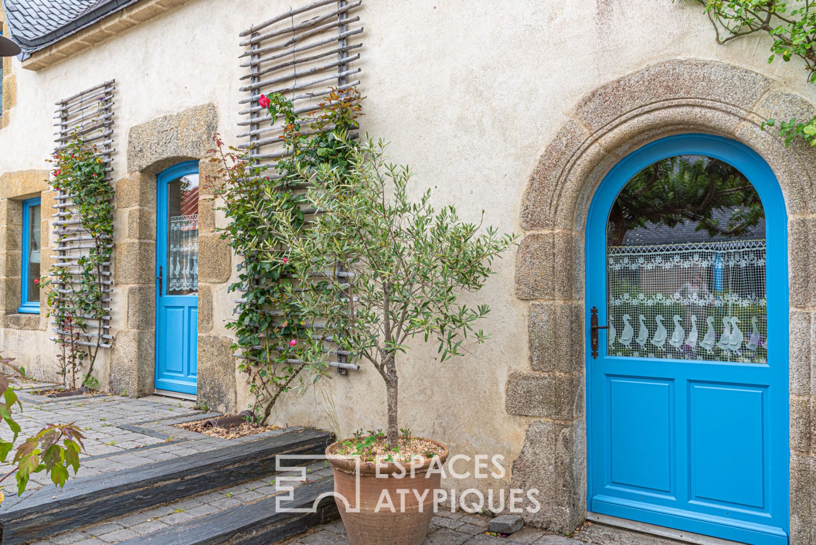 Propriété du XVIIème siècle composée de gîtes et de longères rénovées