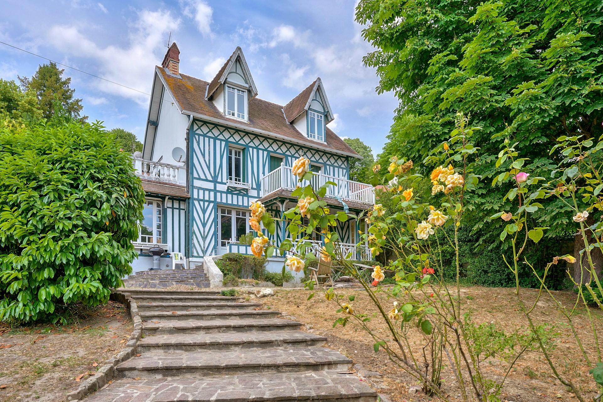 Vente Neo Warmhouse Halftimbered family house à AUVERS SUR OISE