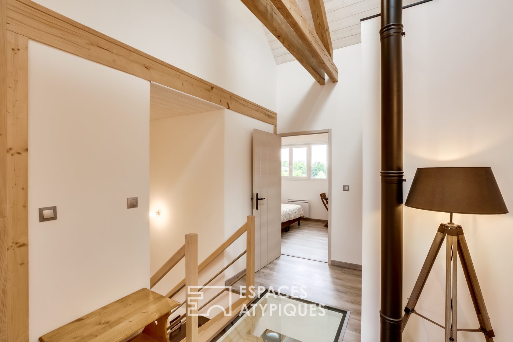 Contemporary duplex with neat decoration