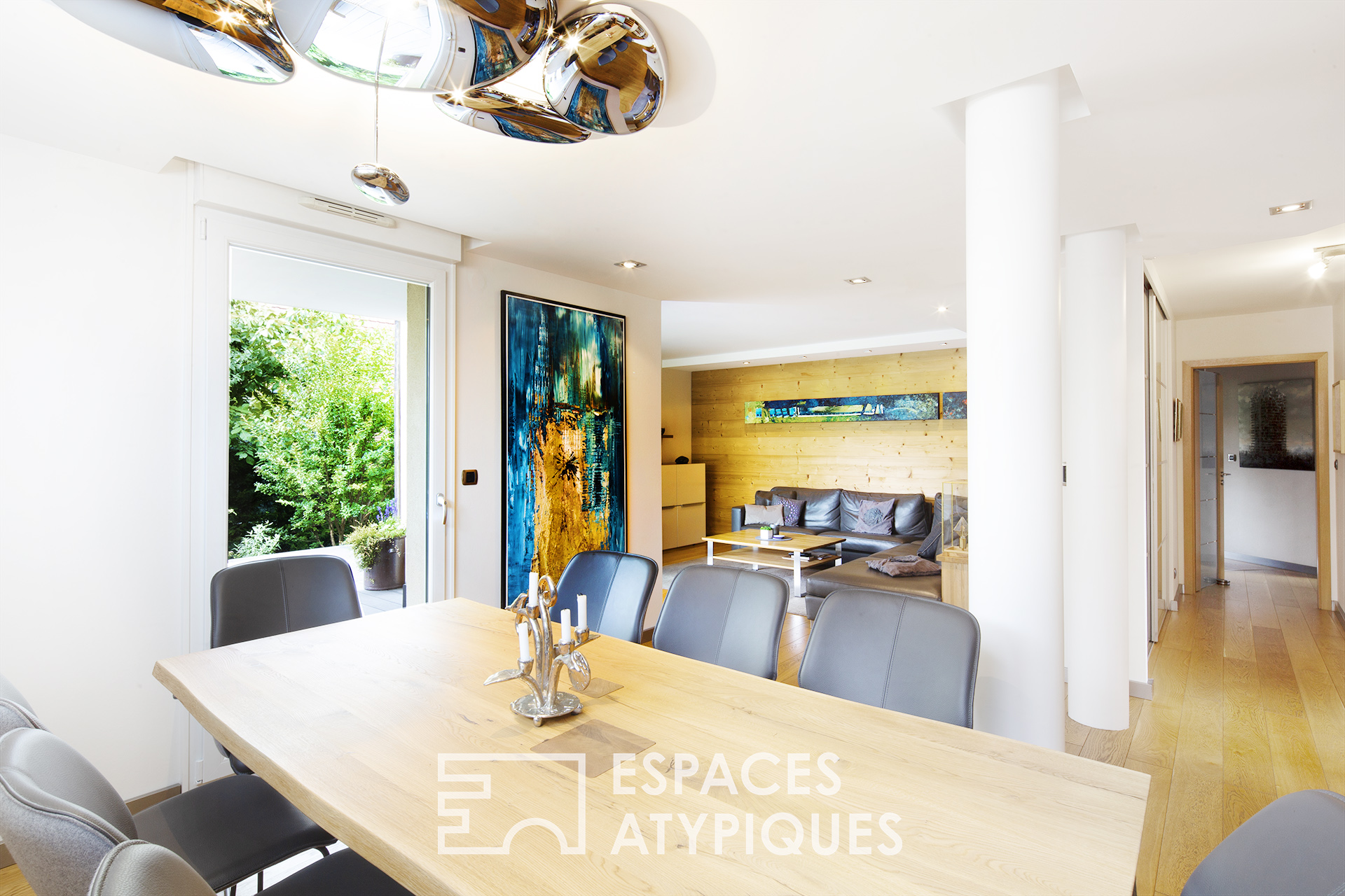Contemporary garden level