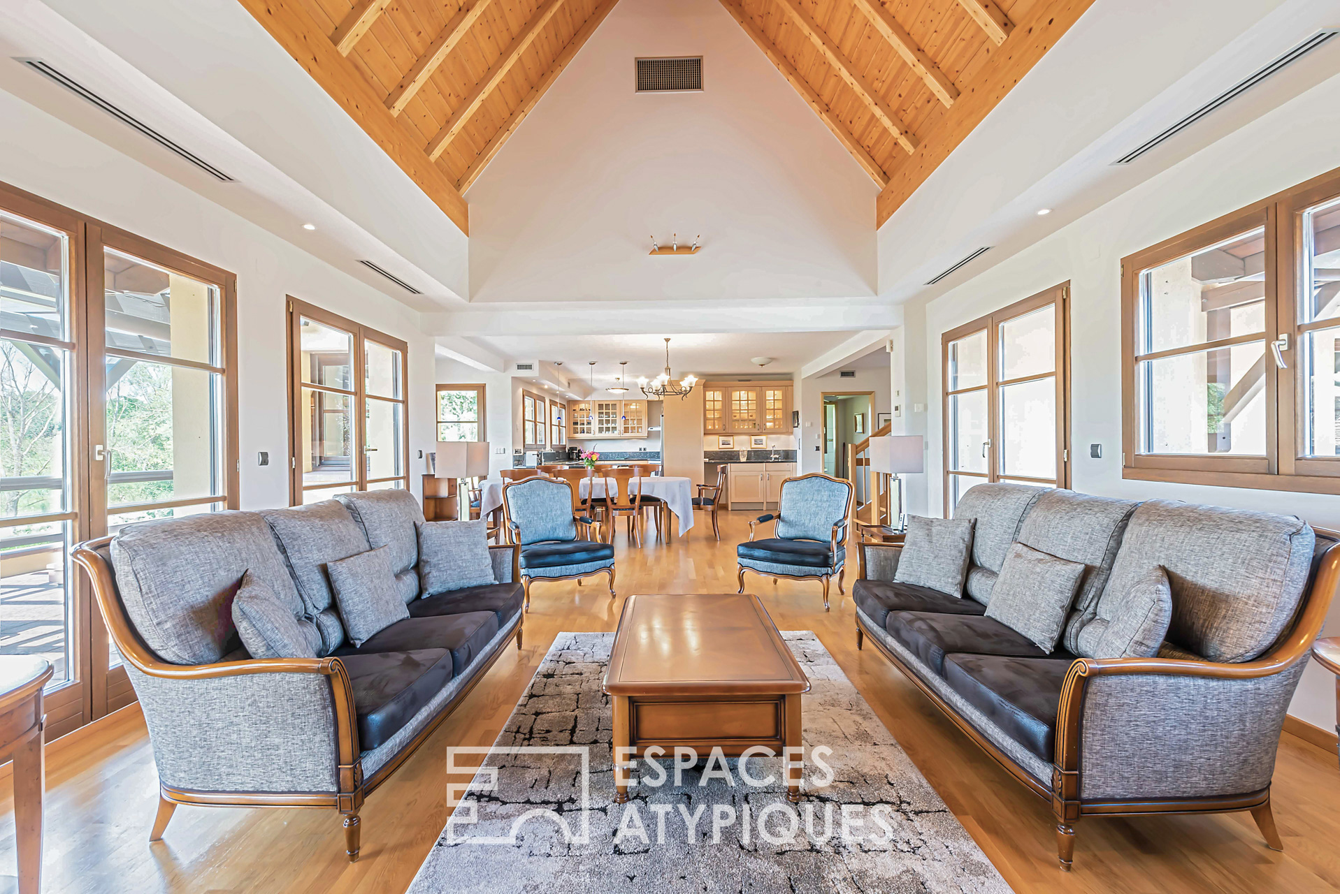 Luxury villa on the banks of the Ill river