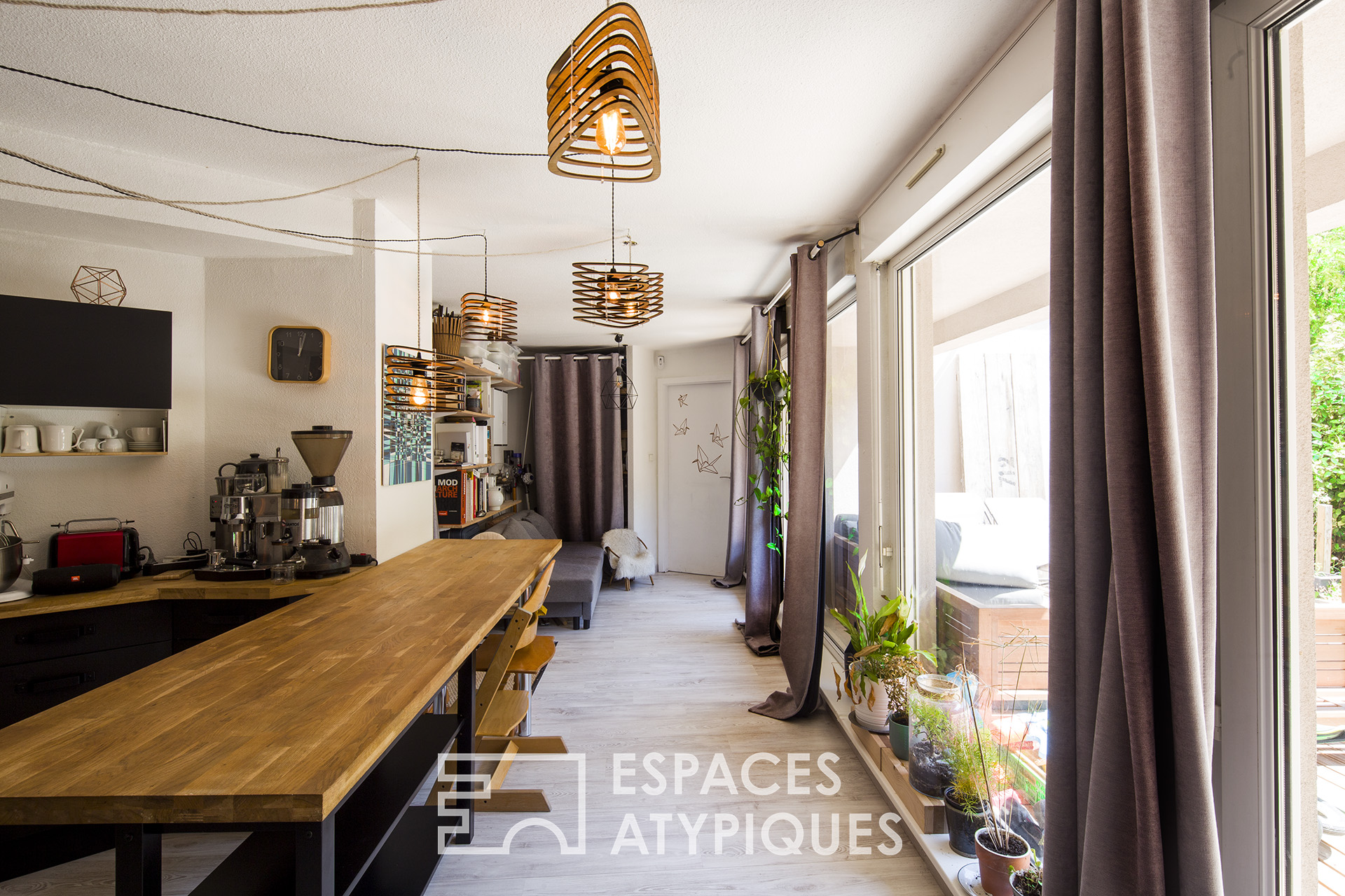 Loft in Krutenau neighborhood and its wooded terrace