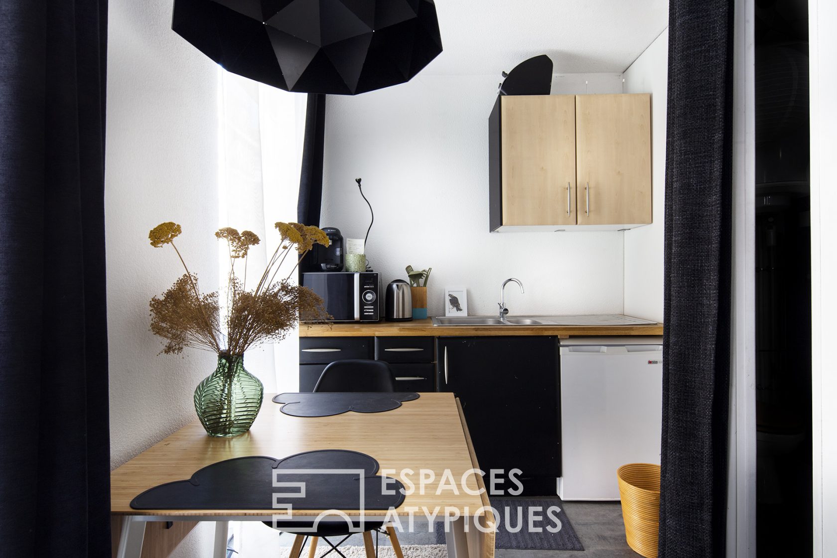 Loft in Krutenau neighborhood and its wooded terrace