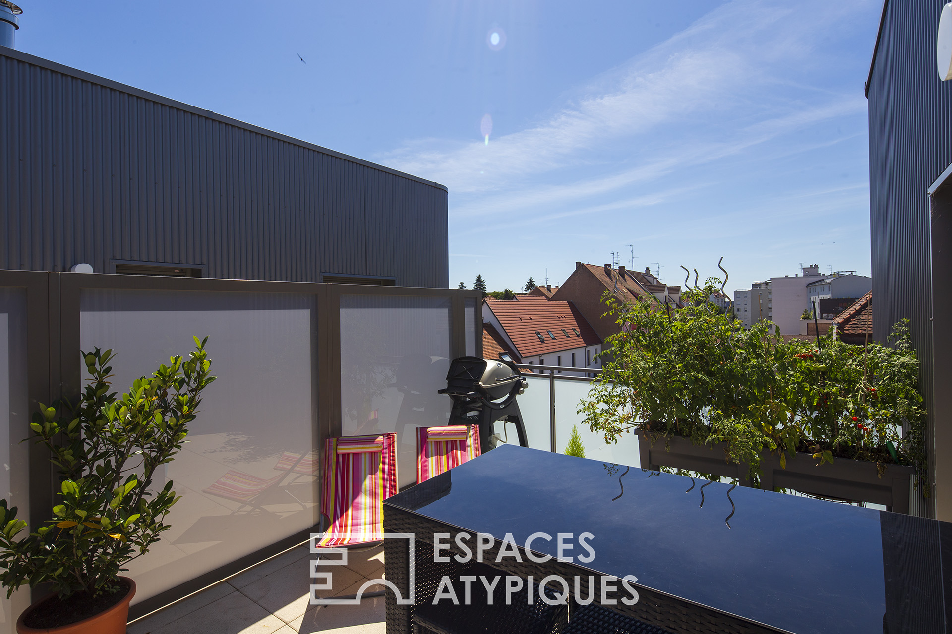 Penthouse and its terrace in the Neudorf district