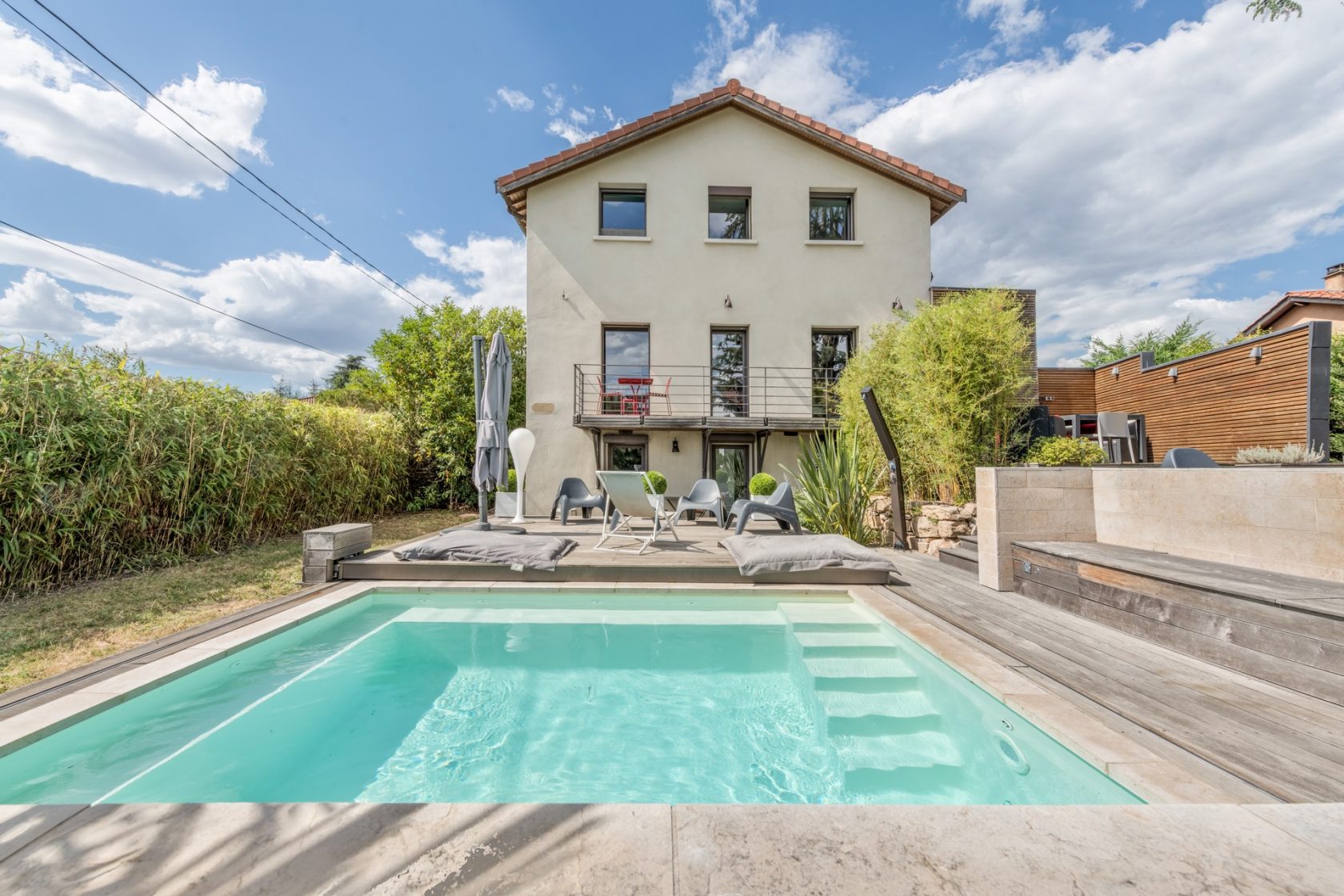 Maison 1920 avec extension contemporaine et piscine