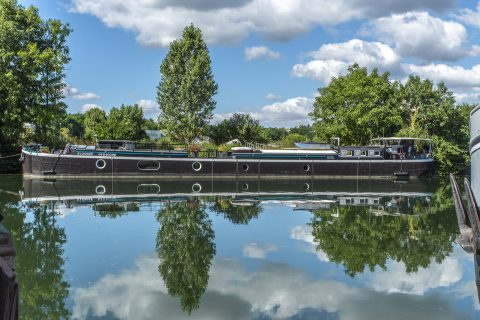 Péniche naviguante avec terrasse