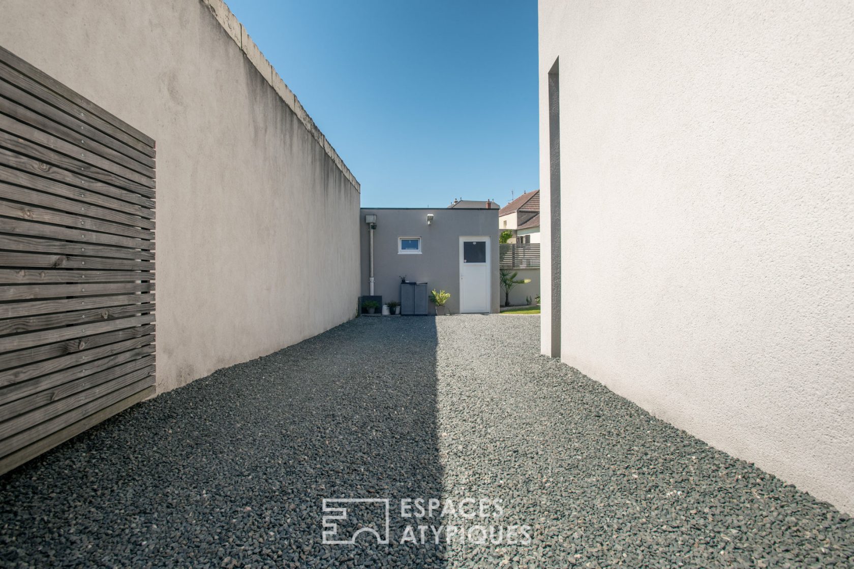 Contemporary house flat roof