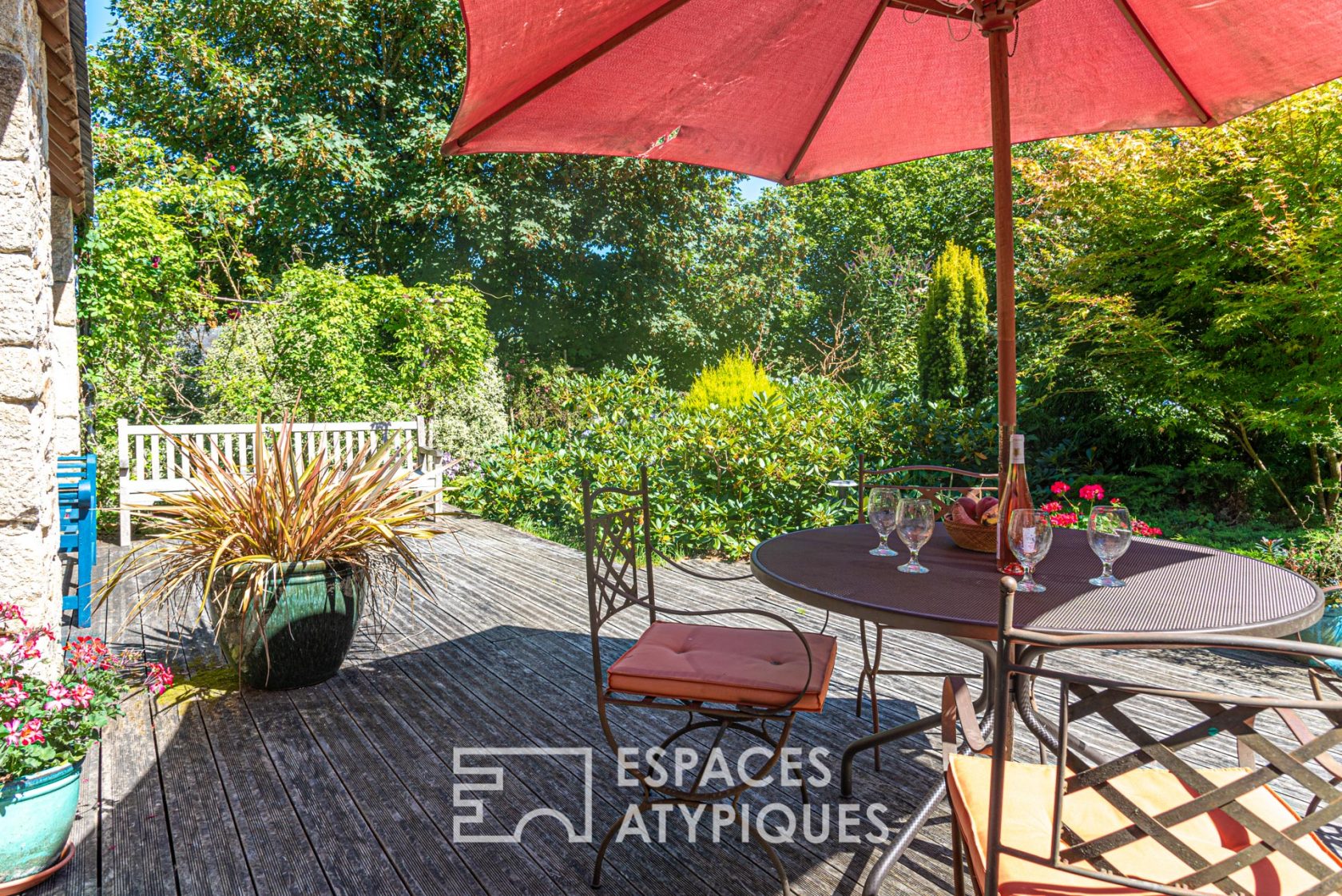 Maison loft et ses dépendances dans un parc enchanteur aux milles essences