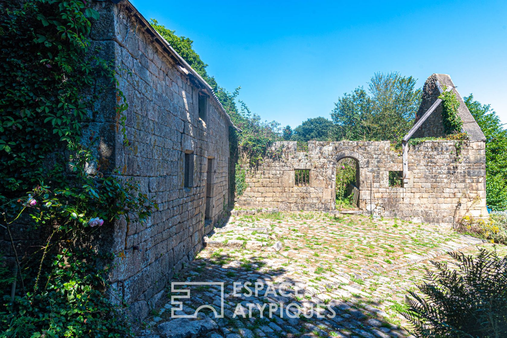 Maison loft et ses dépendances dans un parc enchanteur aux milles essences