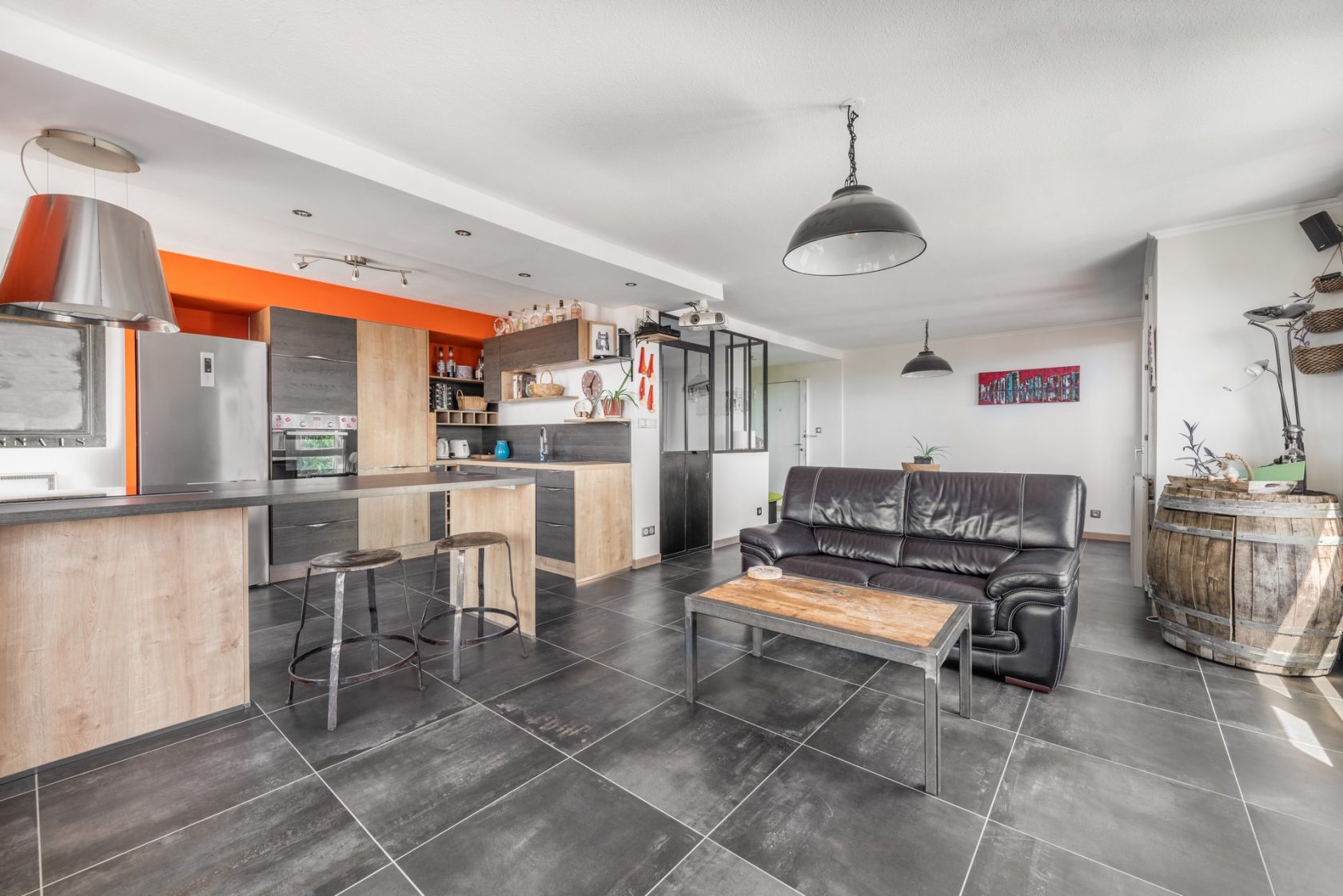 Appartement rénové avec terrasse
