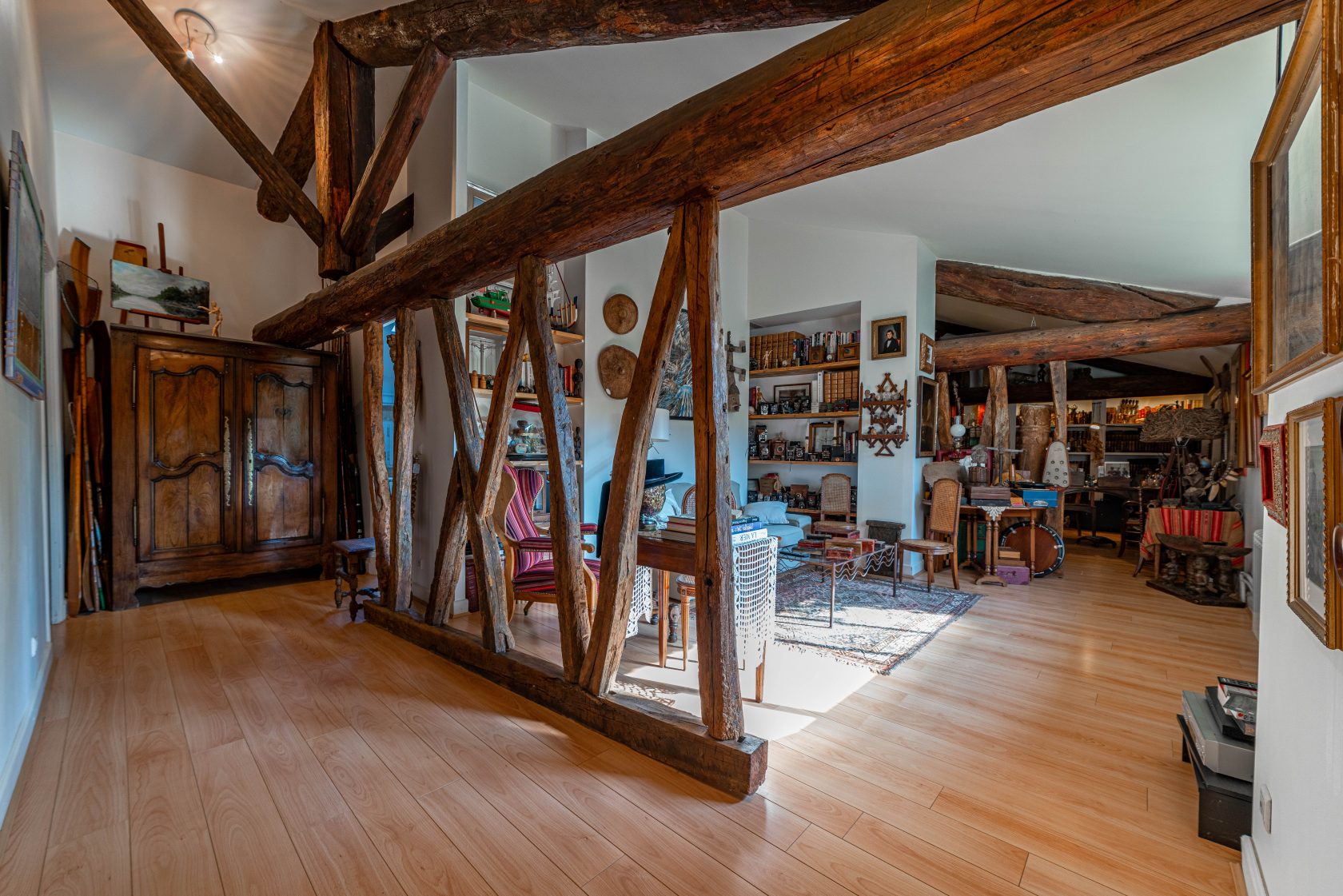 Warm 18th century farmhouse in the heart of a preserved village