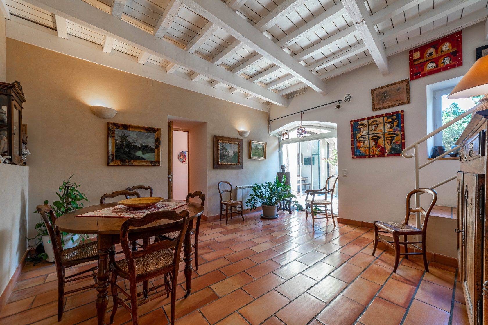 Warm 18th century farmhouse in the heart of a preserved village