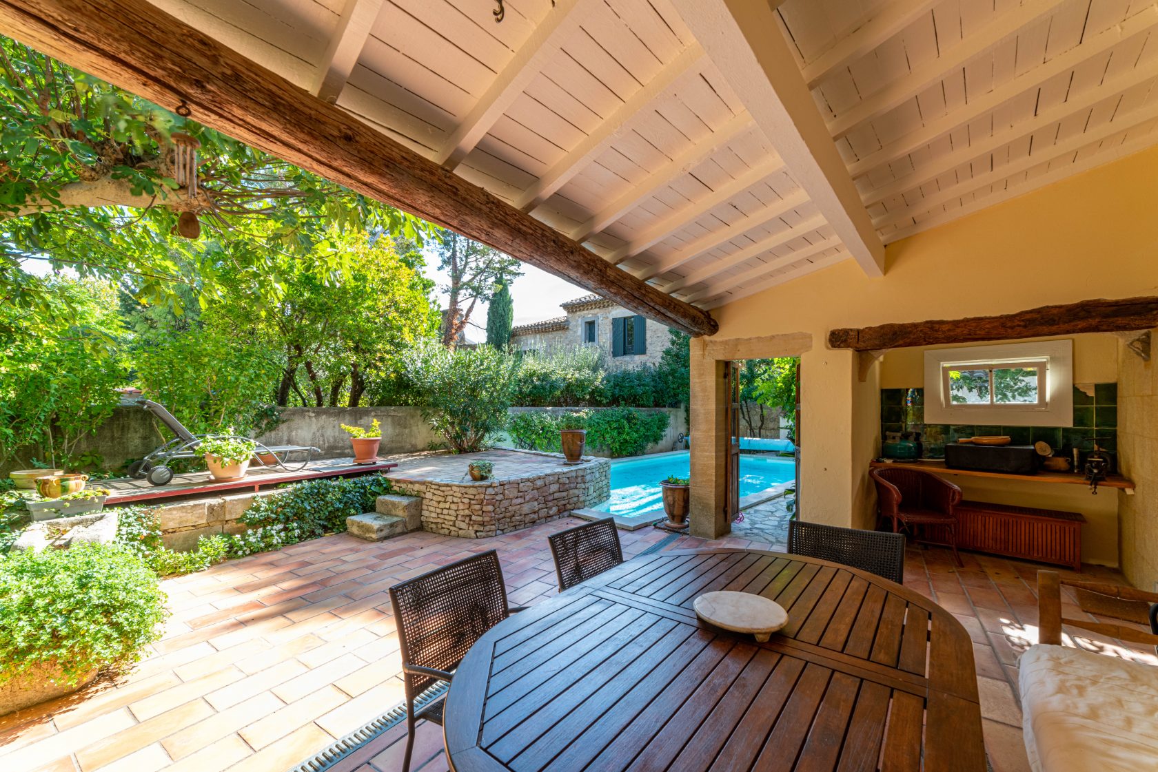 Warm 18th century farmhouse in the heart of a preserved village