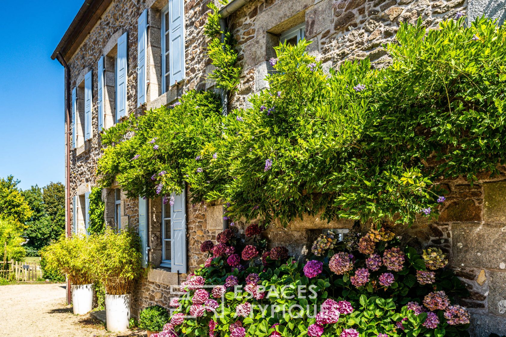 Ineffable rehabilitated Tisserand farm and its lush estate