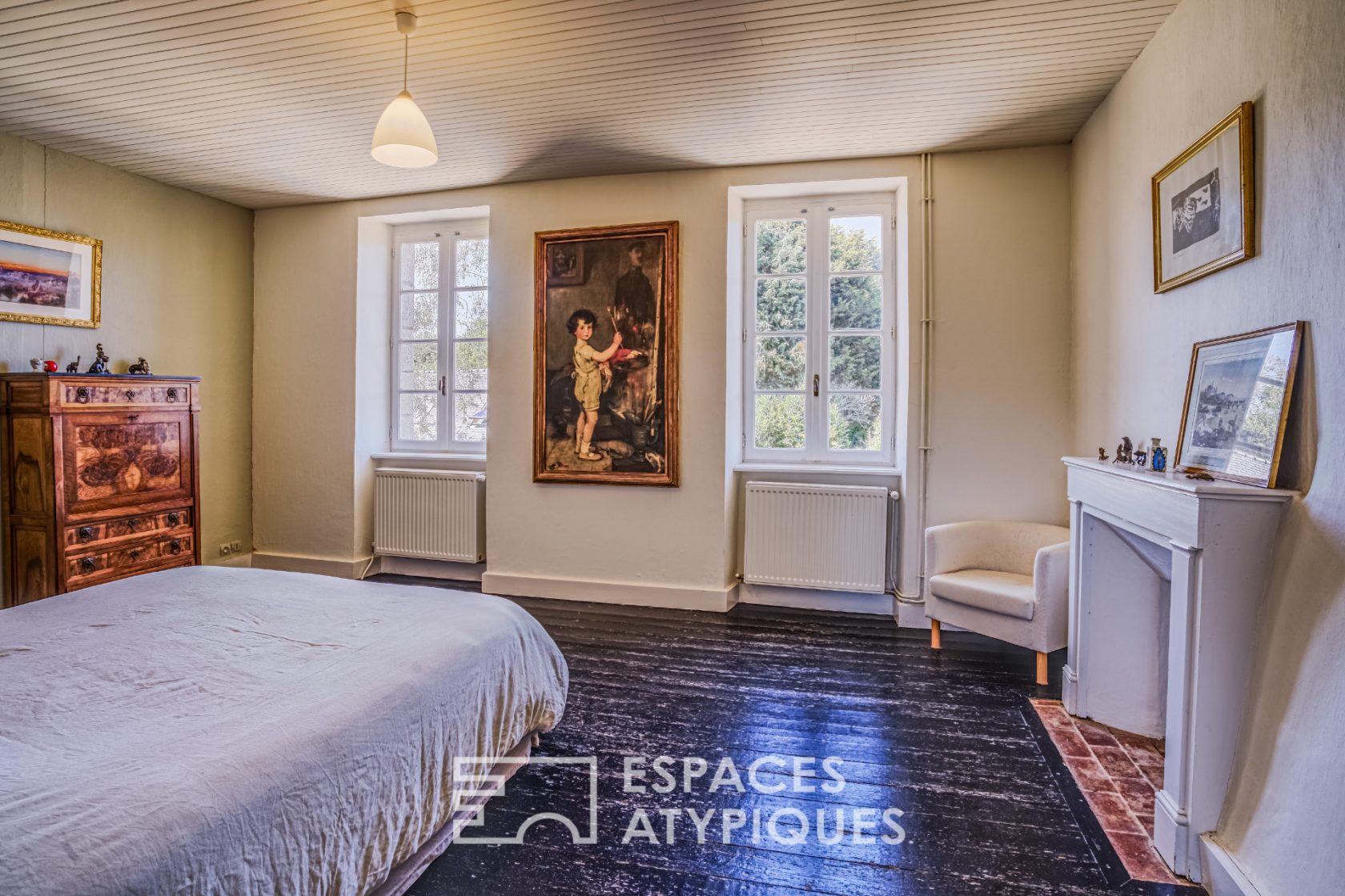 Ineffable rehabilitated Tisserand farm and its lush estate