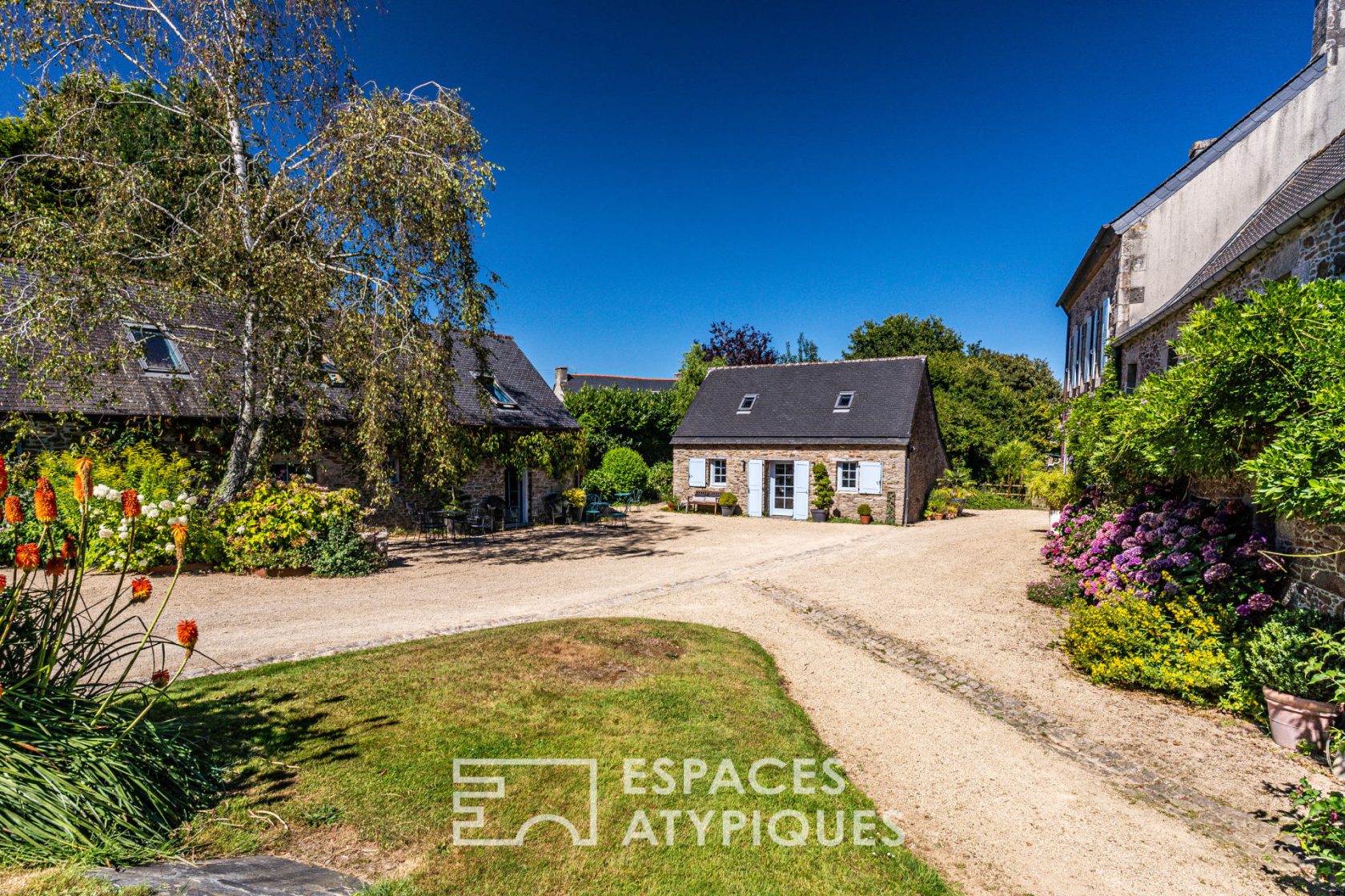 Ineffable rehabilitated Tisserand farm and its lush estate