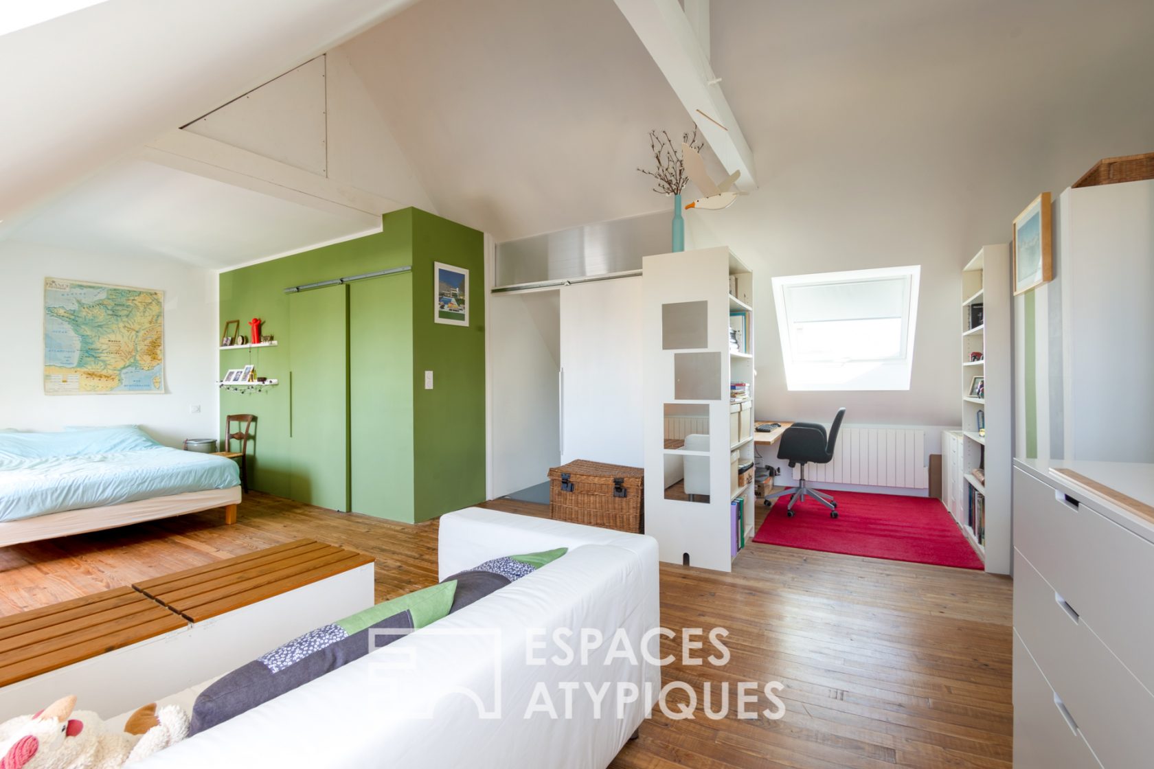 Bulle contemporaine entre ville et mer