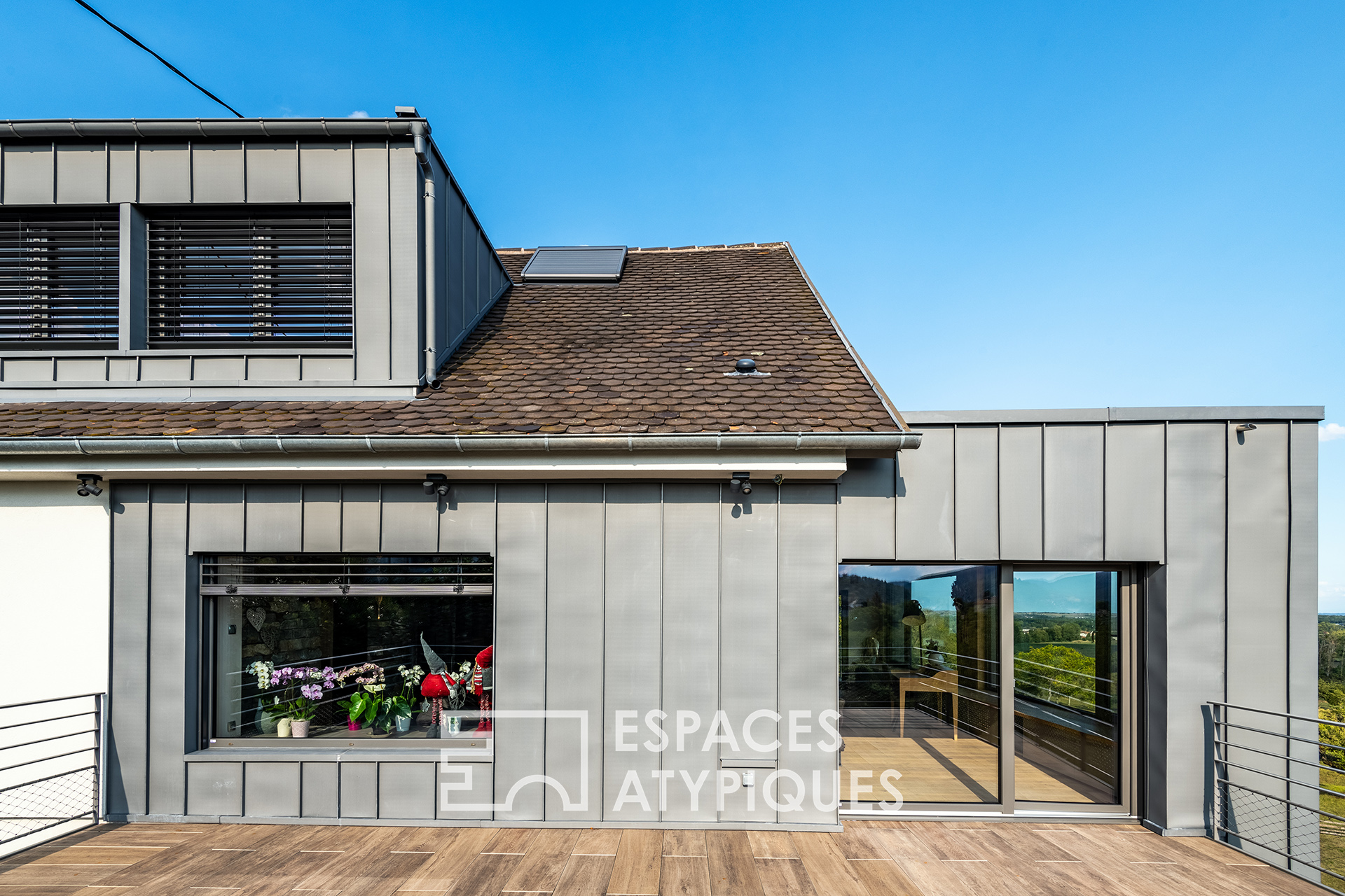 Rénovation contemporaine avec vue d’exception