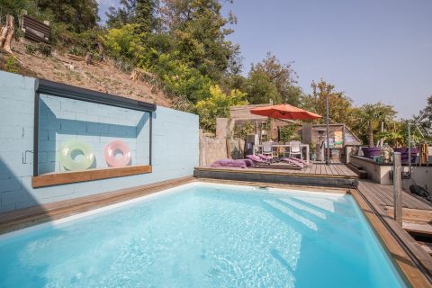 Maison contemporaine en bords de Seine avec piscine