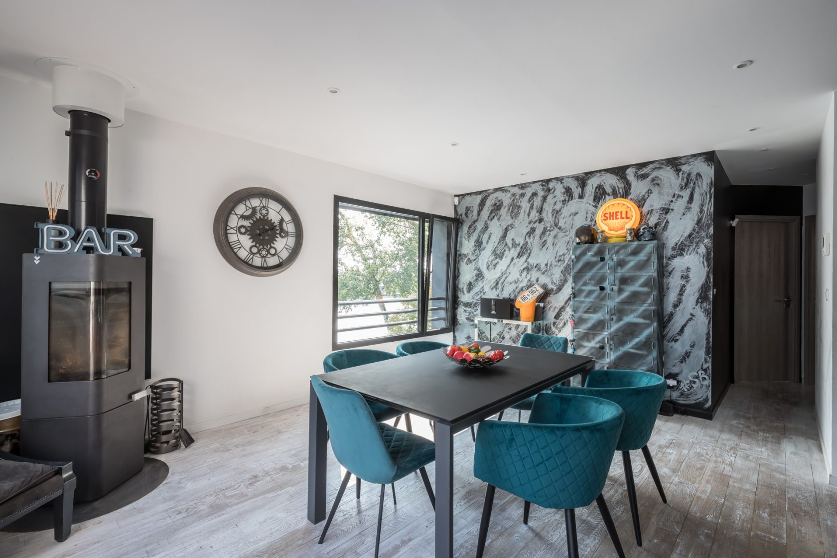 Maison contemporaine en bords de Seine avec piscine