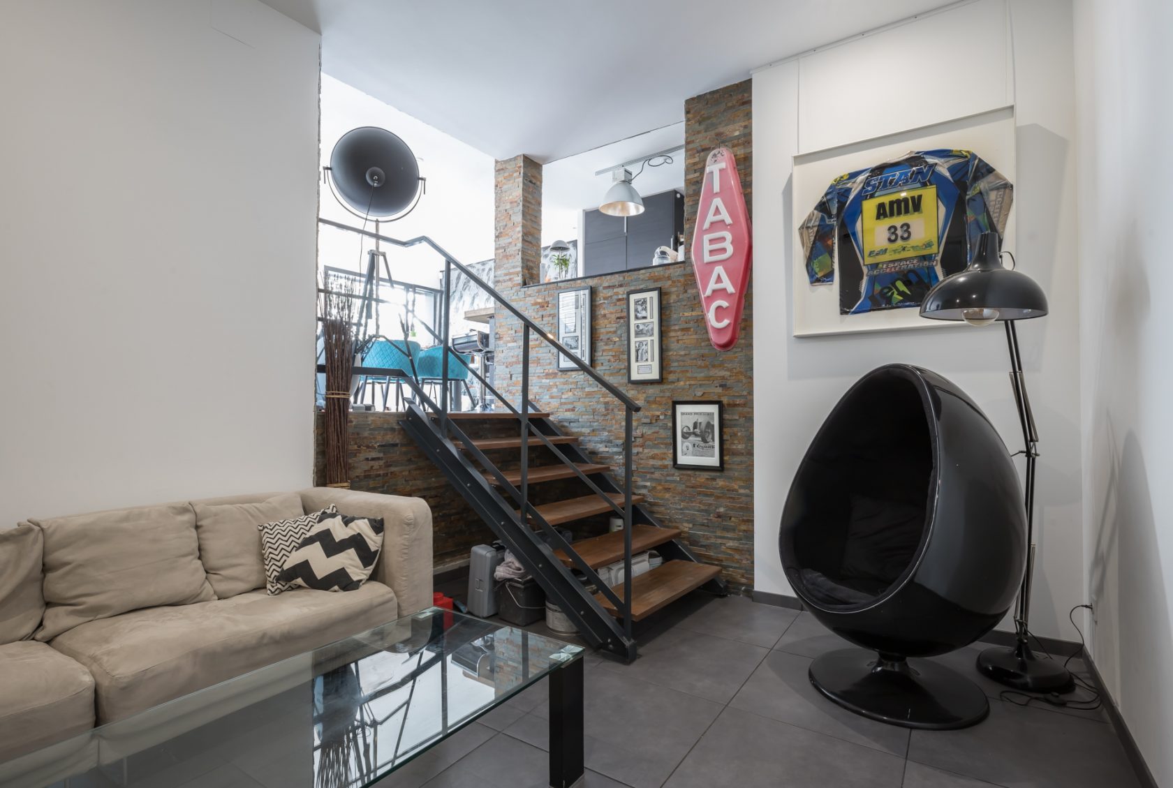 Maison contemporaine en bords de Seine avec piscine