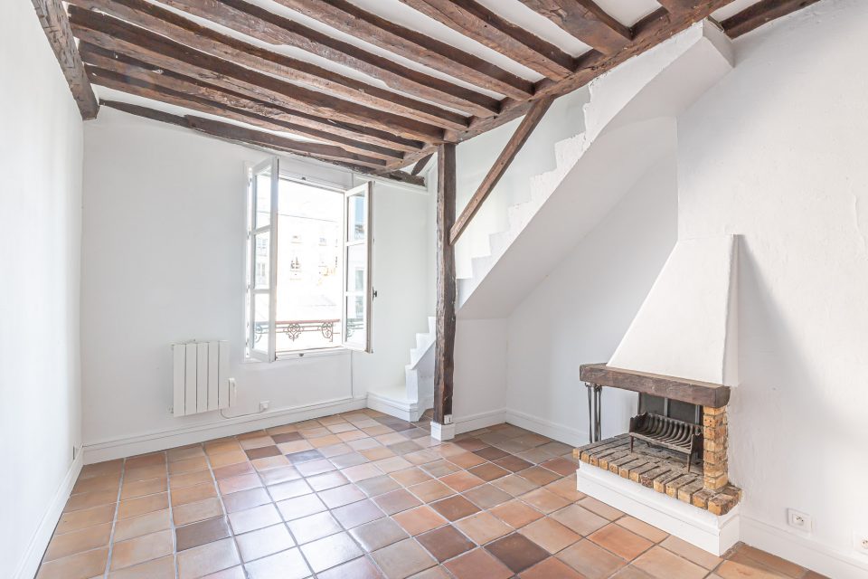 75011 PARIS - Duplex sous les toits - Réf. 2436EP